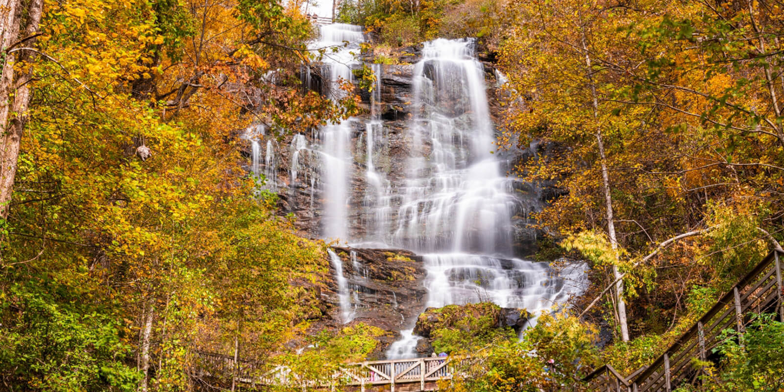 Fall in Georgia for couples