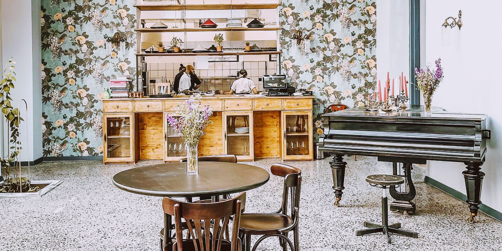 Ninia’s Garden restaurant for wedding dinner